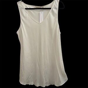 Women’s Soft Surrounding Cream Top SIZE XL